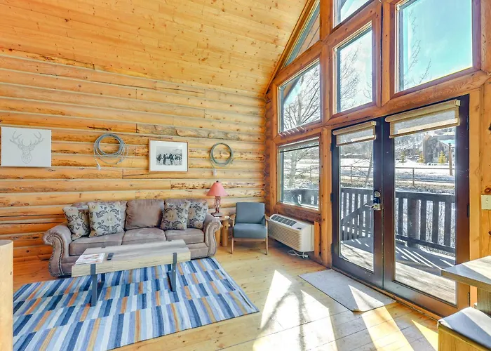 Cozy Mountain Across From Snow King Mtn! Holiday home Jackson