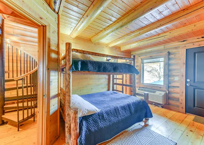 Cozy Mountain Across From Snow King Mtn! Holiday home *